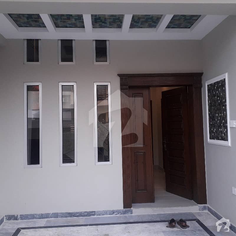 House For Sale In D12 Size 25x40