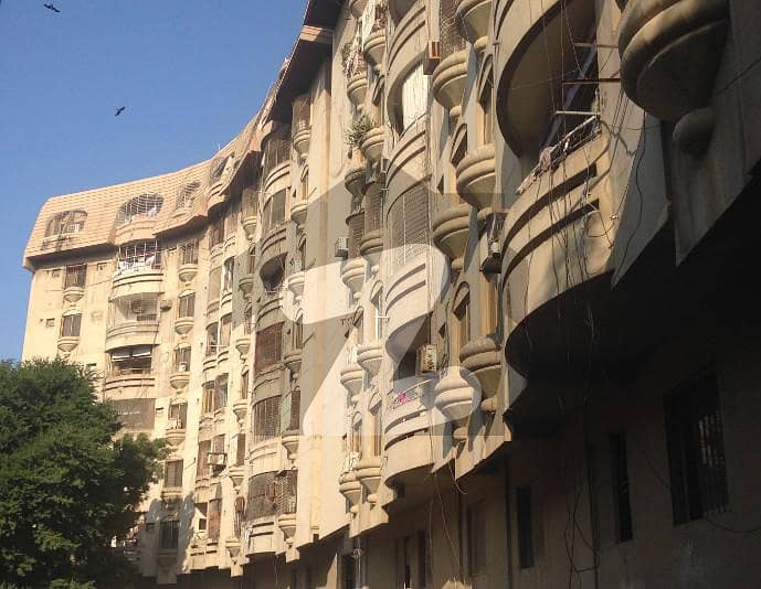 عامر خسرو کراچی میں 3 کمروں کا 8 مرلہ فلیٹ 2.15 کروڑ میں برائے فروخت۔