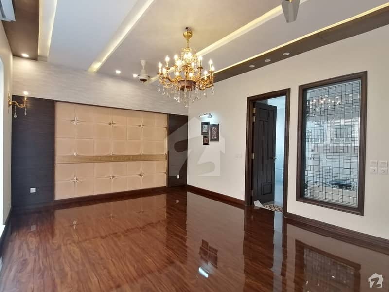 1 Kanal House Is Available For Sale In Model Town