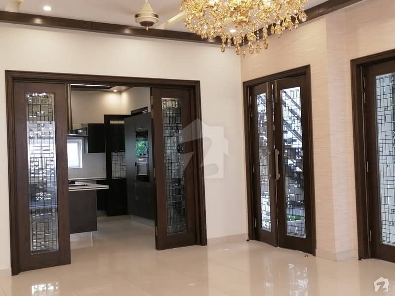 ماڈل ٹاؤن ۔ بلاک اے ماڈل ٹاؤن لاہور میں 5 کمروں کا 3 کنال مکان 30 کروڑ میں برائے فروخت۔