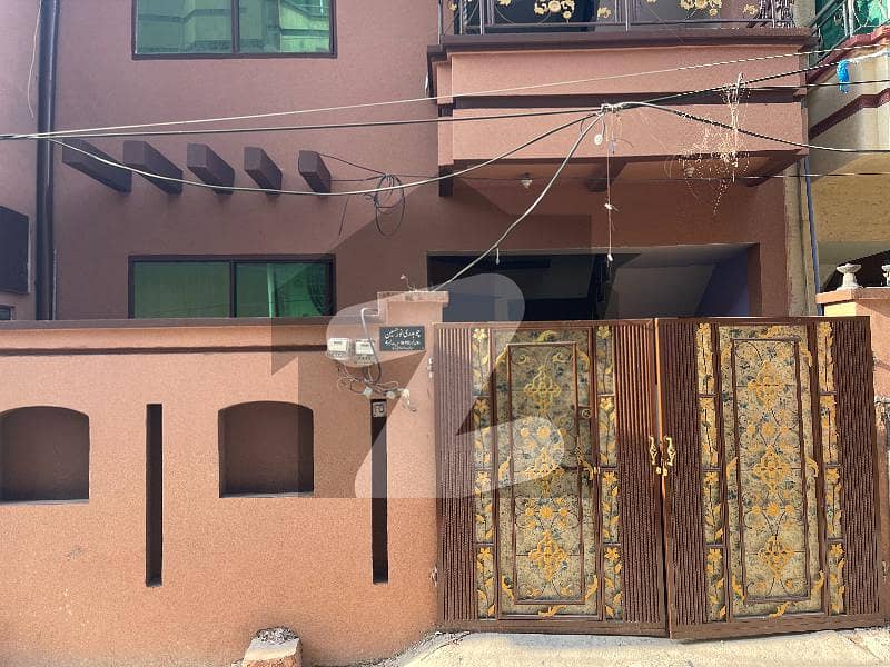 صادق آباد راولپنڈی میں 2 کمروں کا 5 مرلہ مکان 1.5 کروڑ میں برائے فروخت۔