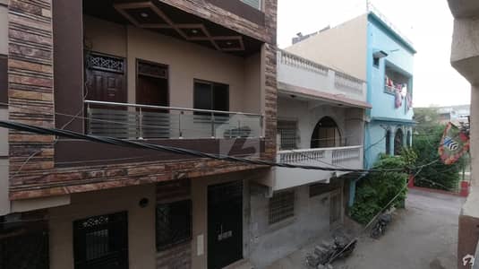 عزیز آباد گلبرگ ٹاؤن کراچی میں 5 کمروں کا 5 مرلہ مکان 2.25 کروڑ میں برائے فروخت۔