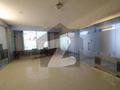 2900 sqft office space on Rent at MT Khan Road Lalazar area Centralized AC Building