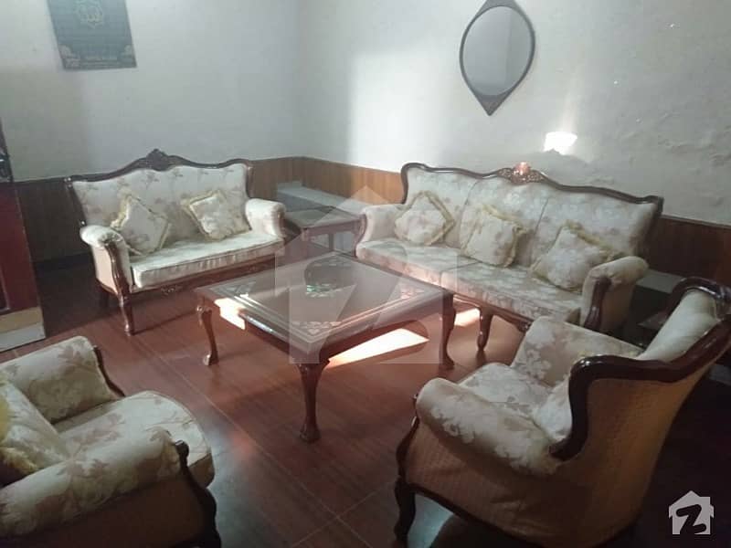آفیسرز کالونی 2 فیصل آباد میں 4 کمروں کا 6 مرلہ مکان 1 کروڑ میں برائے فروخت۔