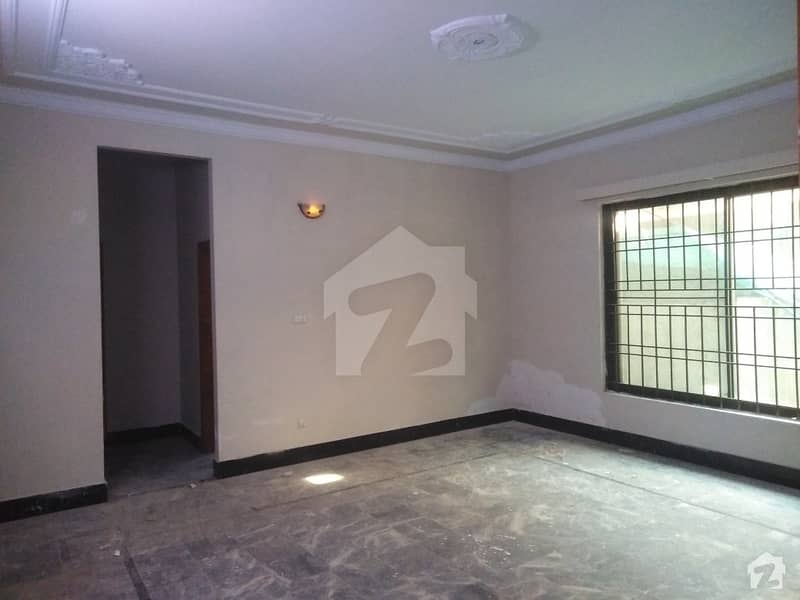 A 1 Kanal House Located In Hayatabad Is Available For Rent