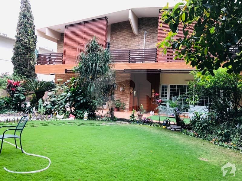 Luxury House On Extremely Prime Location Available For Rent In Islamabad