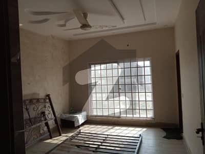 10 Marla Upper Portion With 3 Beds For Rent In Lda Avenue 1