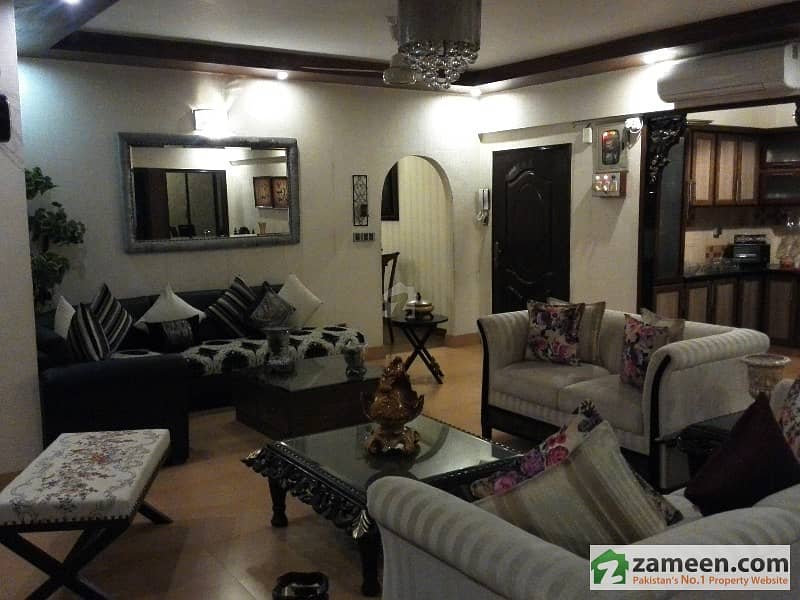 4 Bedroom Flat For Sale At Nishat Commercial
