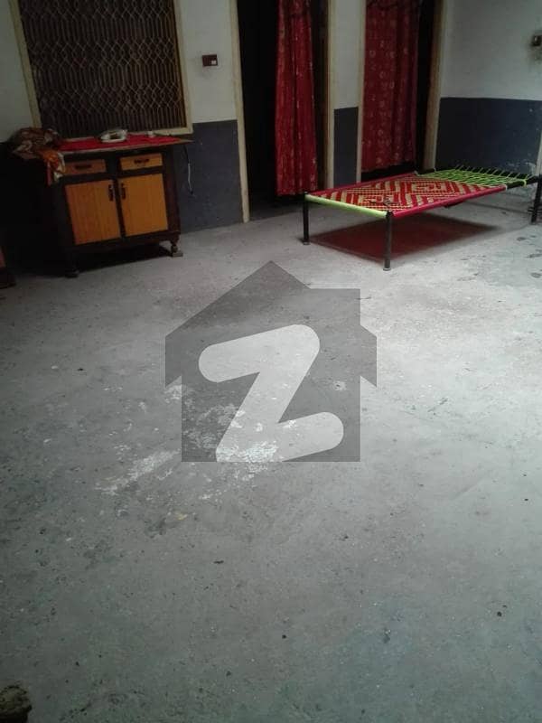 سمبڑیال سیالکوٹ میں 4 کمروں کا 7 مرلہ مکان 1.75 کروڑ میں برائے فروخت۔