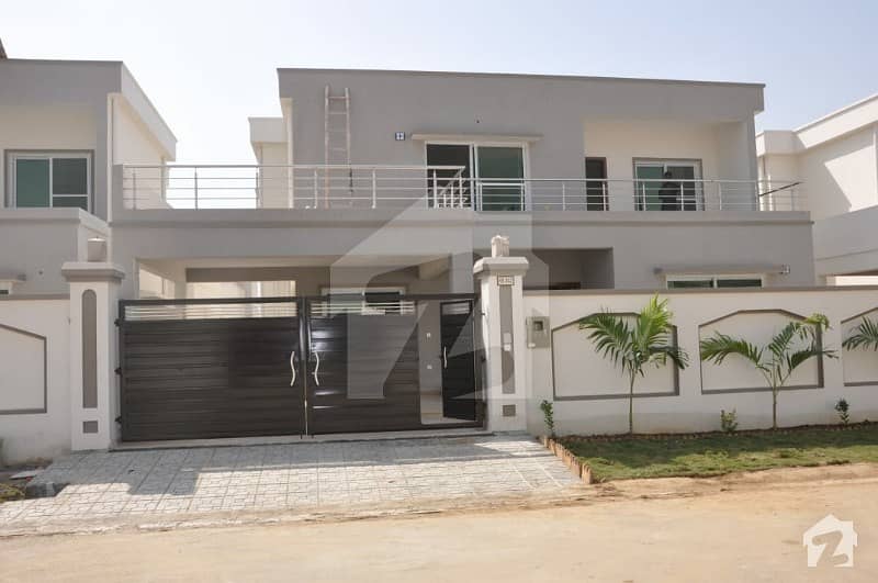 A Spacious 4500 Square Feet House In Falcon Complex New Malir