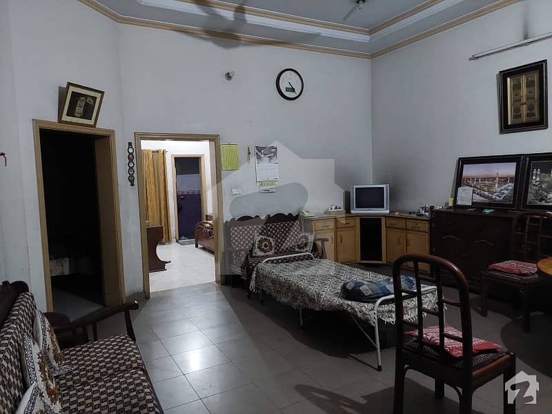 داروغے والا لاہور میں 7 کمروں کا 10 مرلہ مکان 2.7 کروڑ میں برائے فروخت۔