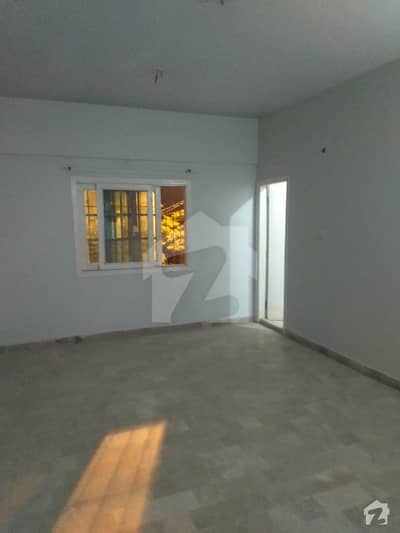 Corner House 3 Bed Drawing Lounge 2 Bath Separate Gas Meter Near To Main Road