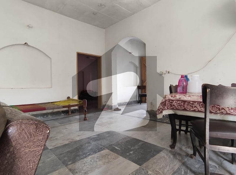 ایل ڈی اے ایوینیو ۔ بلاک ایچ ایل ڈی اے ایوینیو لاہور میں 5 کمروں کا 1 کنال مکان 2.95 کروڑ میں برائے فروخت۔