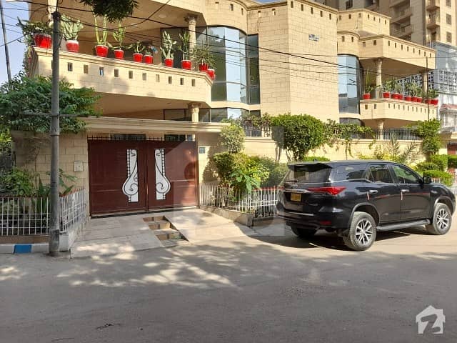 طارق روڈ کراچی میں 7 کمروں کا 1 کنال مکان 2.5 لاکھ میں کرایہ پر دستیاب ہے۔