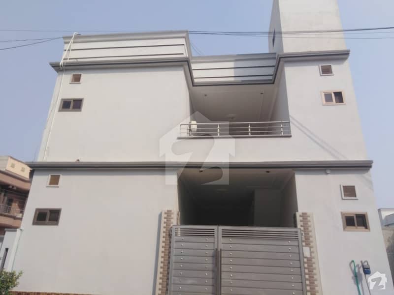 علامہ اقبال ایونیو جہانگی والا روڈ بہاولپور میں 6 کمروں کا 11 مرلہ مکان 2.3 کروڑ میں برائے فروخت۔