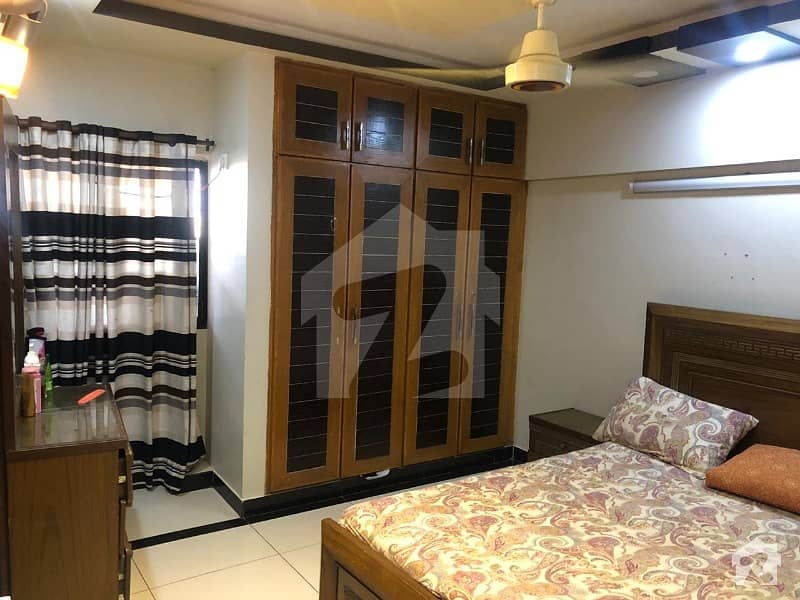 کلفٹن ۔ بلاک 2 کلفٹن کراچی میں 3 کمروں کا 6 مرلہ فلیٹ 1.3 کروڑ میں برائے فروخت۔