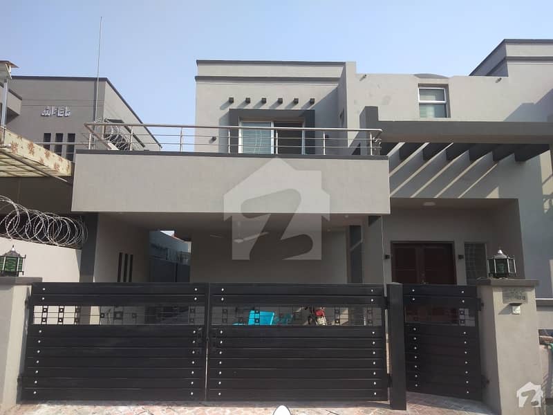 22 Marla House For Sale In Beautiful Paragon City
