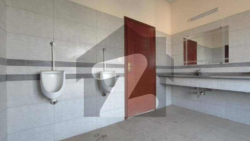 Hall For Sale In Gulberg 3