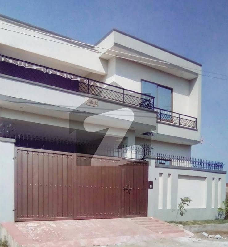 10 Marla Beautiful House For Sale In Ahbab Colony