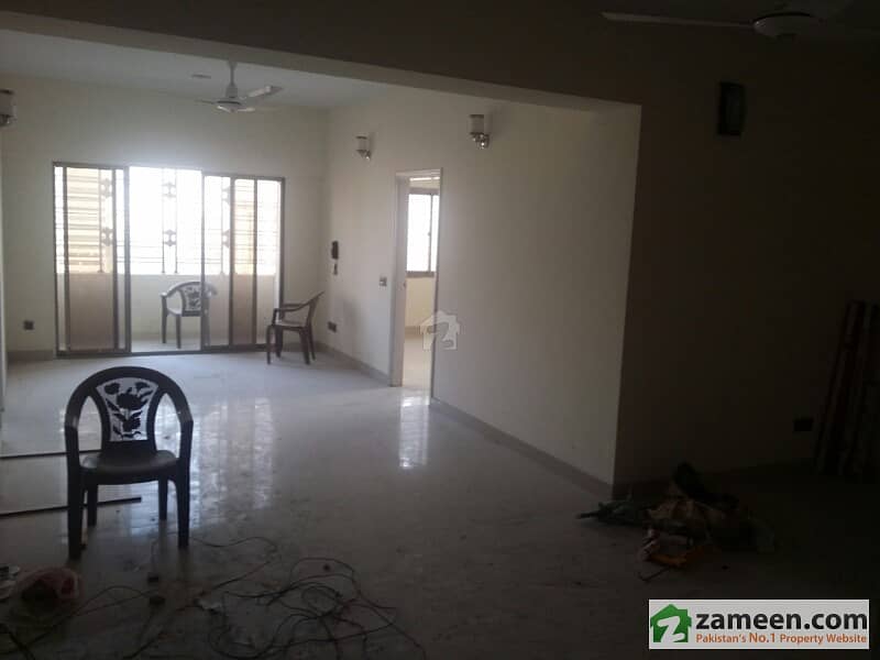 3 Bedrooms With Dd West Open At Alamgir Road Bahadurabad & Sharfabad