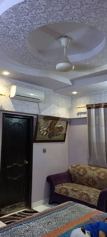 ناظم آباد 3 ناظم آباد کراچی میں 3 کمروں کا 7 مرلہ فلیٹ 1.25 کروڑ میں برائے فروخت۔