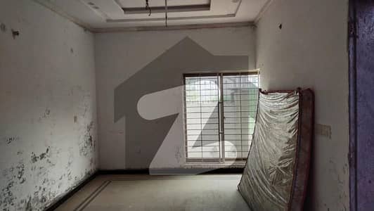 ایل ڈی اے ایوینیو ۔ بلاک ایم ایل ڈی اے ایوینیو لاہور میں 2 کمروں کا 10 مرلہ زیریں پورشن 32 ہزار میں کرایہ پر دستیاب ہے۔