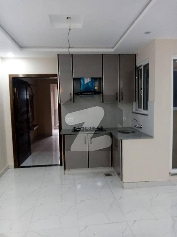 Ideal Flat In Lahore Available For Rs. 20,000