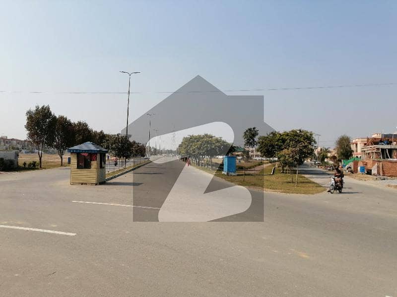 8 Marla Commercial Plot Fully Paid At Main Boulevard For Sale At Reasonable Price