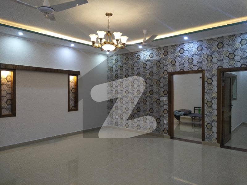 میڈیا ٹاؤن راولپنڈی میں 6 کمروں کا 12 مرلہ مکان 3.6 کروڑ میں برائے فروخت۔