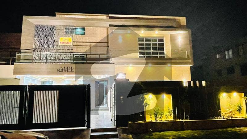 طارق گارڈنز لاہور میں 7 کمروں کا 1 کنال مکان 6.15 کروڑ میں برائے فروخت۔