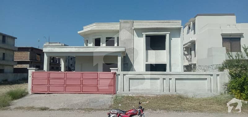 1 Kanal House For Sale