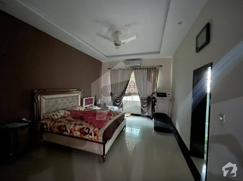 جوہر ٹاؤن فیز 2 جوہر ٹاؤن لاہور میں 6 کمروں کا 1 کنال مکان 2.7 لاکھ میں کرایہ پر دستیاب ہے۔