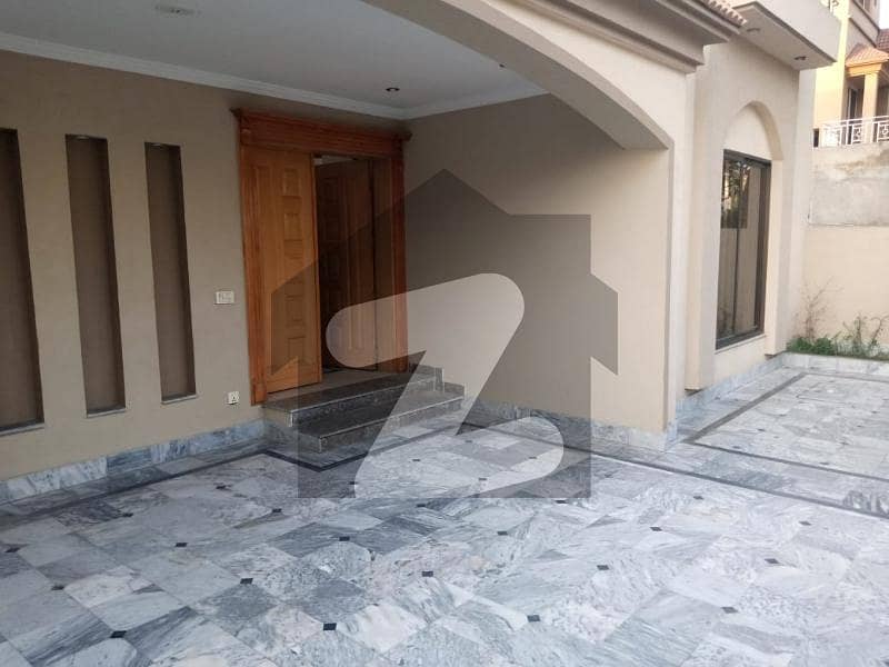 10 Marla Excellent Good Condition House For Rent In Shaheen Block Bahria Town Lahore