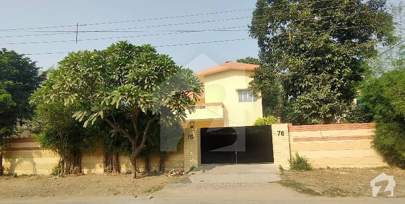 2 Kanal 6 Bed House In Cavalry Ground For Rent