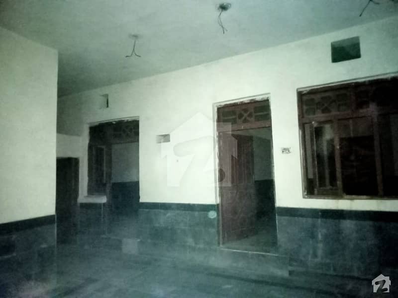 چارسدہ روڈ پشاور میں 4 کمروں کا 6 مرلہ مکان 1.1 کروڑ میں برائے فروخت۔