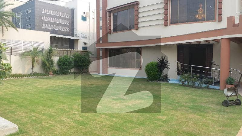 ڈی ایچ اے فیز 1 ڈیفنس (ڈی ایچ اے) لاہور میں 7 کمروں کا 2 کنال مکان 12 کروڑ میں برائے فروخت۔