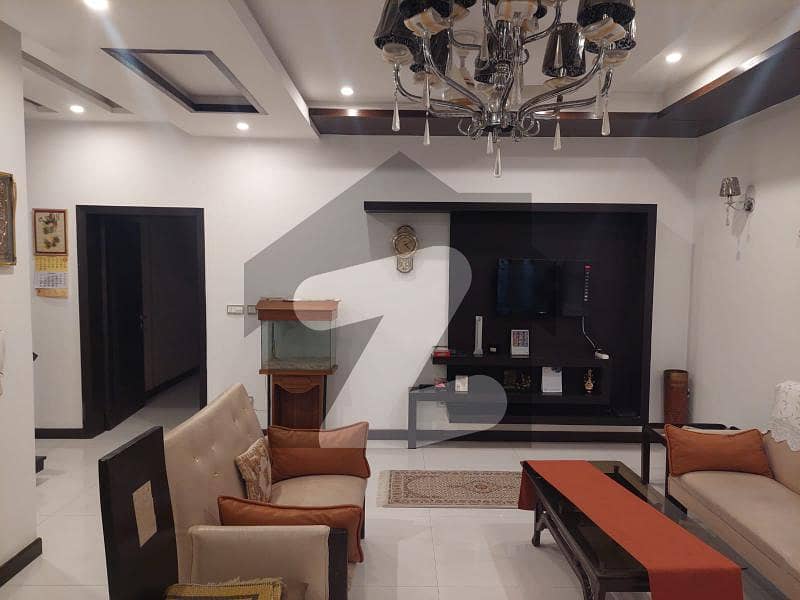 ڈی ایچ اے فیز 4 - بلاک ڈبل ای فیز 4 ڈیفنس (ڈی ایچ اے) لاہور میں 4 کمروں کا 10 مرلہ مکان 4.2 کروڑ میں برائے فروخت۔