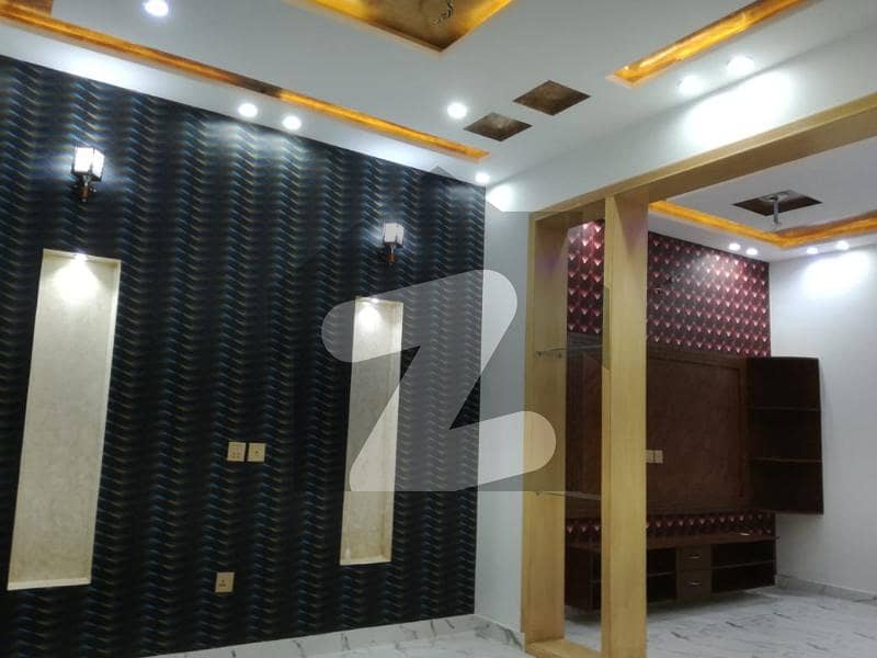 کینال ویو بلاک ڈی کینال ویو لاہور میں 3 کمروں کا 5 مرلہ مکان 1.5 کروڑ میں برائے فروخت۔