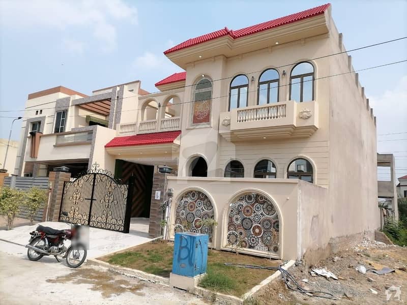 Prime Location 10 Marla Brand New House For Sale Dc Colony Chenab Block