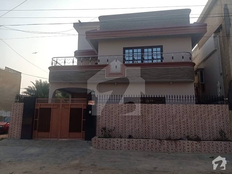 200 Sq Yards Top Class Bungalow For Rent