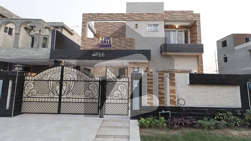 10 Marla Luxury Bungalow For Sale at prime Location