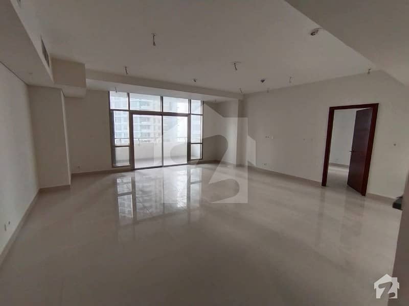 Flat Of 1700 Square Feet In Emaar Crescent Bay Is Available