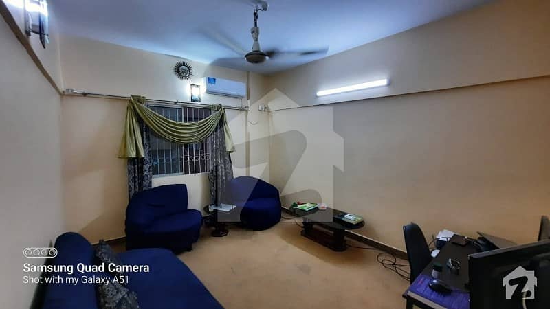 یونیورسٹی روڈ کراچی میں 2 کمروں کا 4 مرلہ فلیٹ 70 لاکھ میں برائے فروخت۔