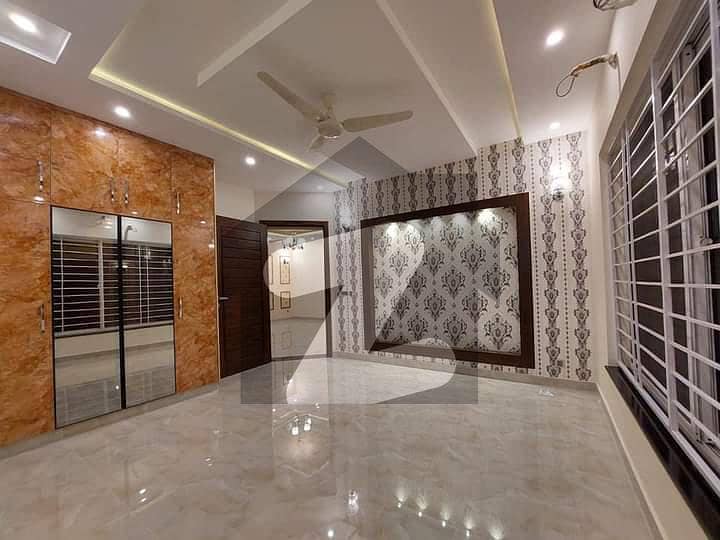 این ایف سی 1 - بلاک سی (این ای) این ایف سی 1 لاہور میں 4 کمروں کا 10 مرلہ مکان 2.08 کروڑ میں برائے فروخت۔