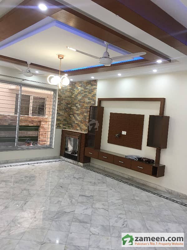 1 Kanal Brand New House For Sale