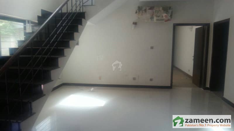 Top Class Newly Renovated House On 500 Sqyd Available For Rent