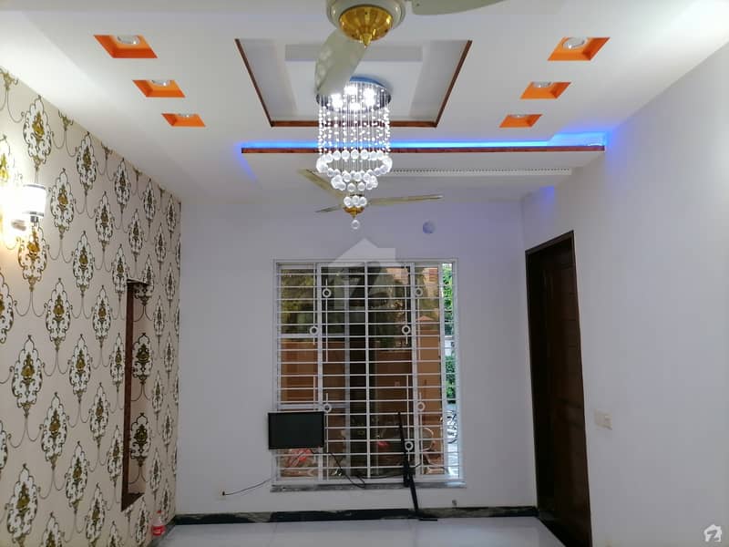 ملٹری اکاؤنٹس ہاؤسنگ سوسائٹی لاہور میں 5 کمروں کا 8 مرلہ مکان 1.9 کروڑ میں برائے فروخت۔