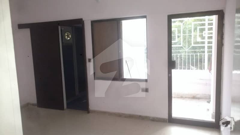 Flat Sized 1200 Square Feet Is Available For Rent In Gulistan-E-Jauhar - Block 16