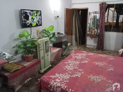 In Gulberg Town Of Gulberg Town, A 675 Square Feet Room Is Available