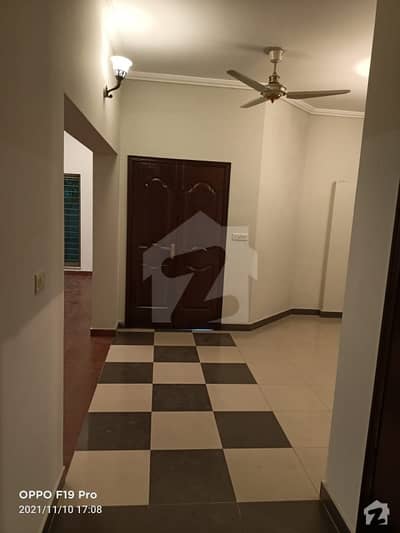 عسکری 11 عسکری لاہور میں 3 کمروں کا 10 مرلہ مکان 3.25 کروڑ میں برائے فروخت۔
